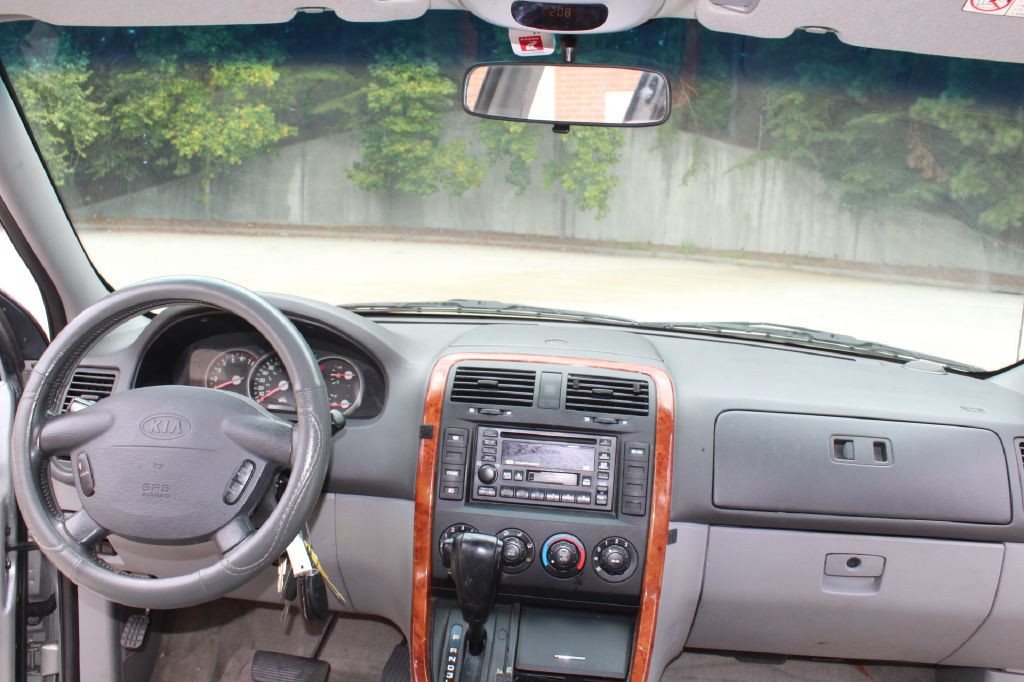 2004 Kia Sedona Image 15