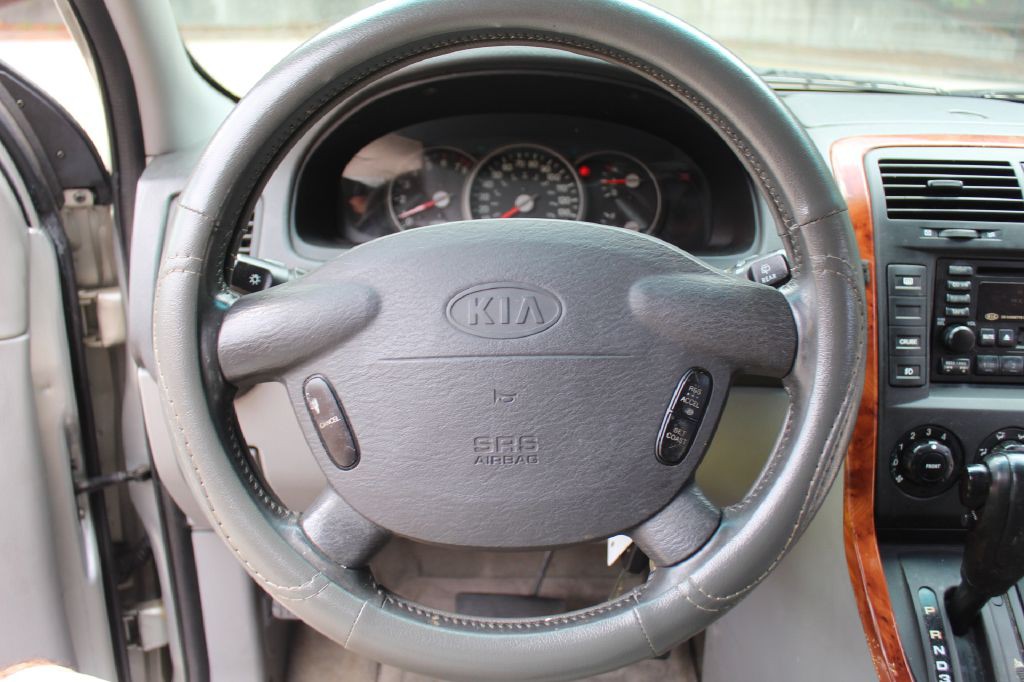 2004 Kia Sedona Image 17