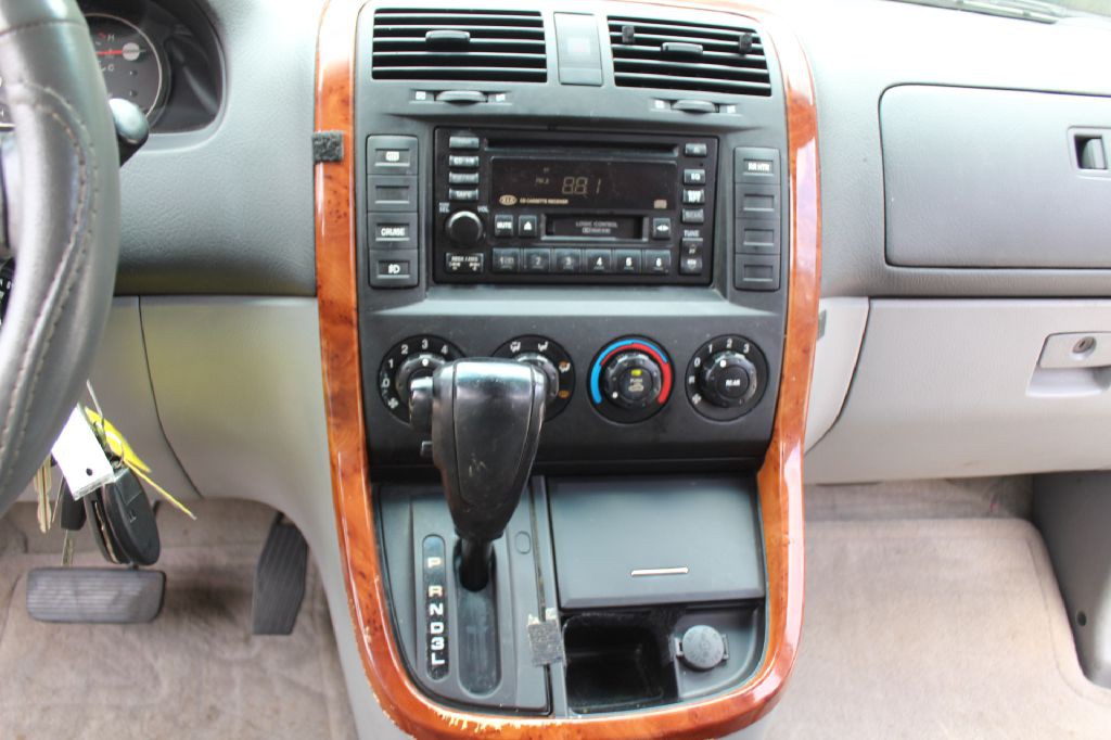 2004 Kia Sedona Image 19