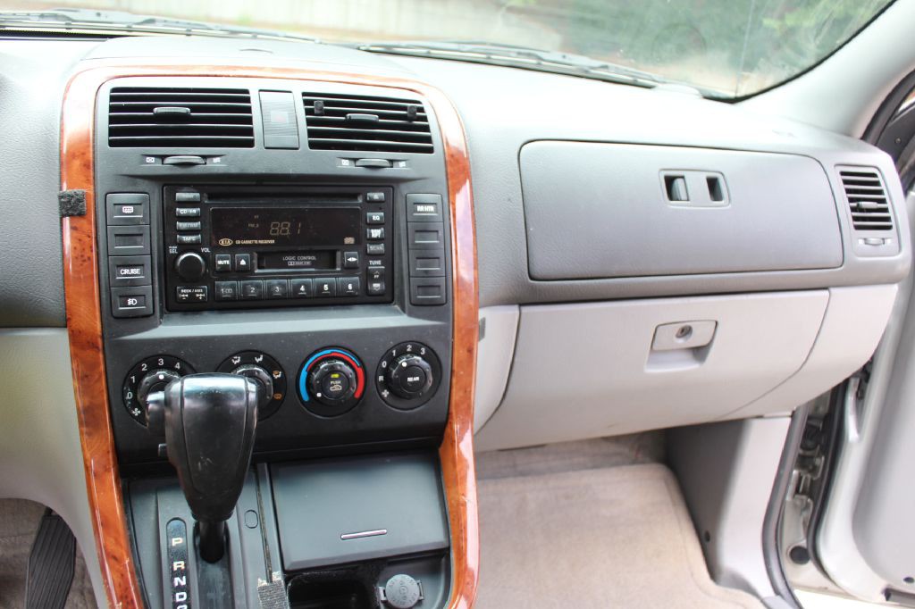 2004 Kia Sedona Image 20