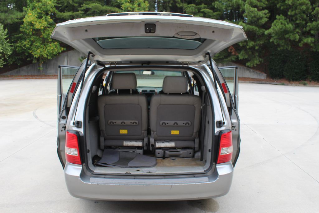2004 Kia Sedona Image 23
