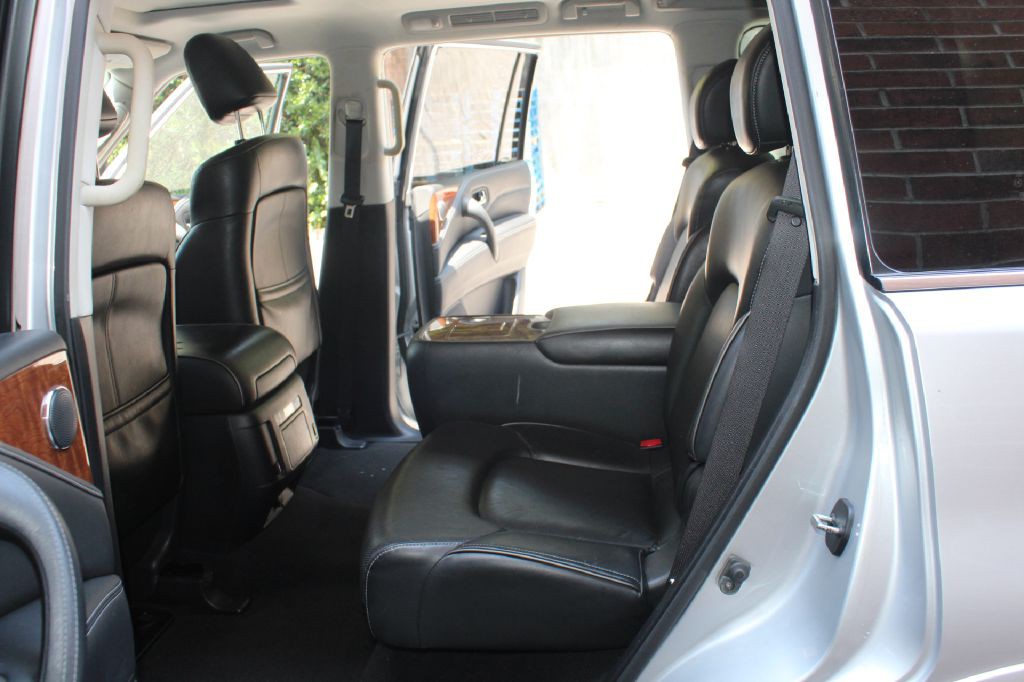 2018 INFINITI QX80 Image 9