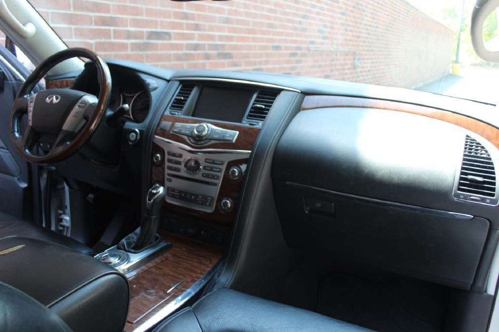 2018 INFINITI QX80 Image 16