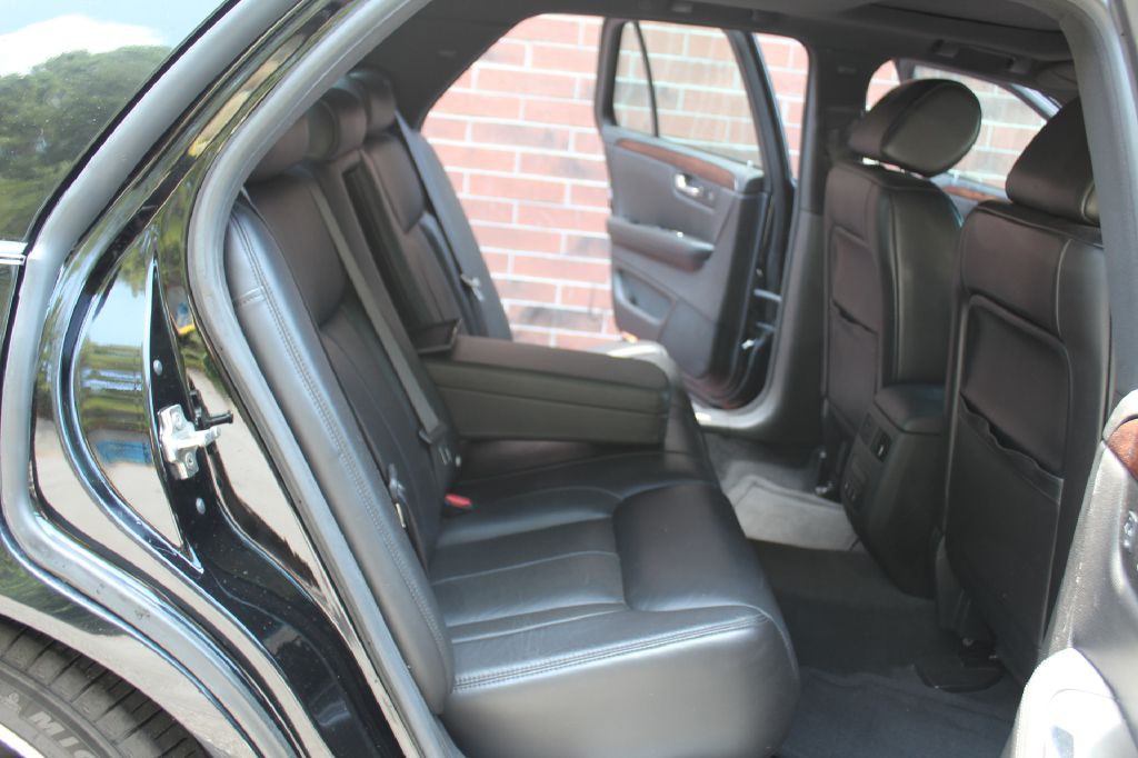 2006 Cadillac DTS Image 8