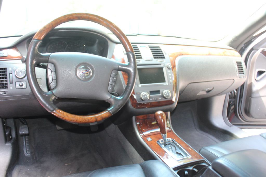 2006 Cadillac DTS Image 16