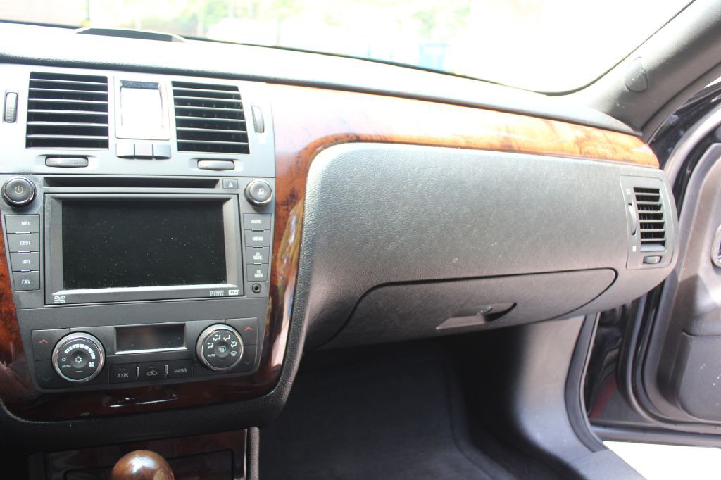 2006 Cadillac DTS Image 19