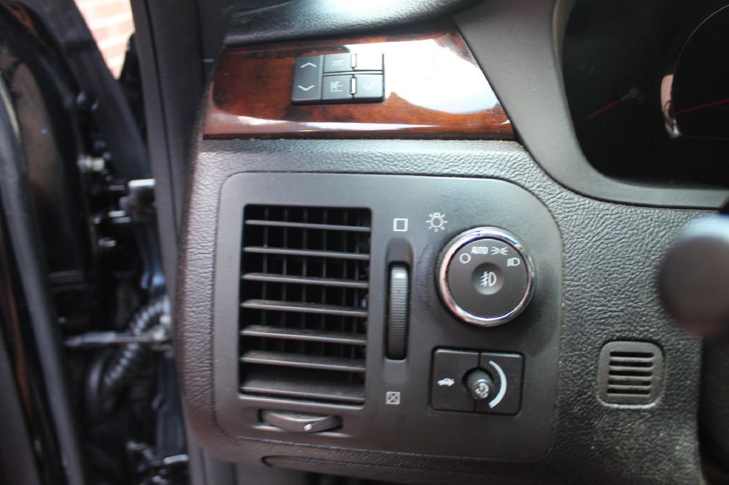 2006 Cadillac DTS Image 20