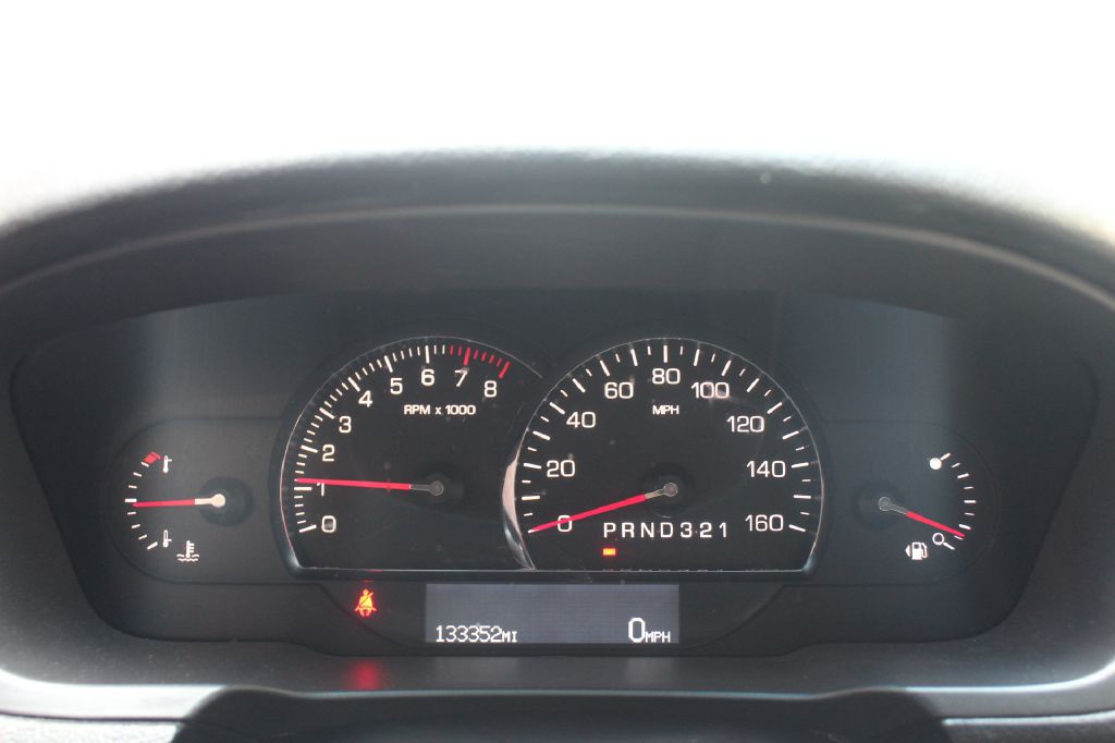 2006 Cadillac DTS Image 24
