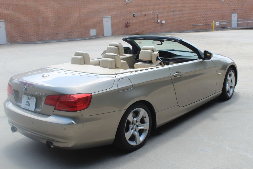 2011 BMW 3 Series Image 5