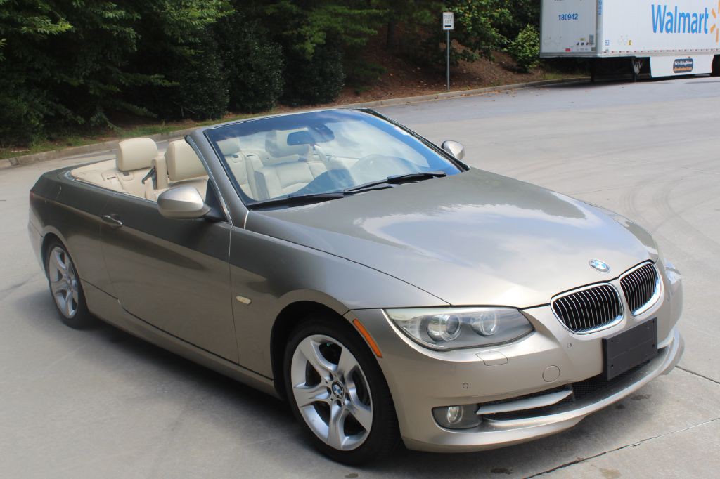 2011 BMW 3 Series Image 6