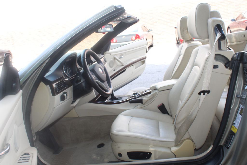 2011 BMW 3 Series Image 8