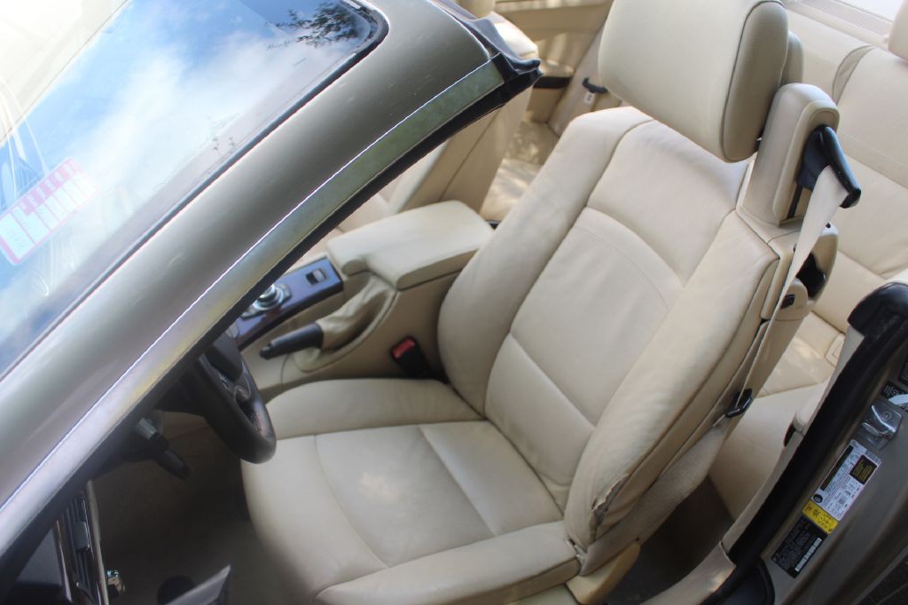 2011 BMW 3 Series Image 9