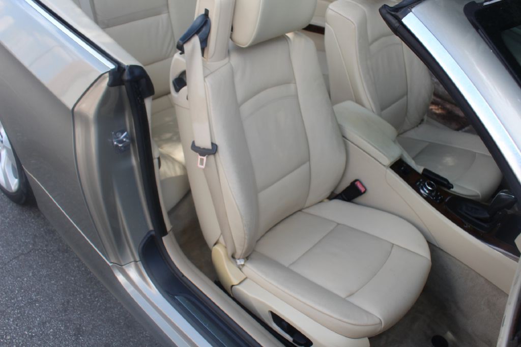 2011 BMW 3 Series Image 10