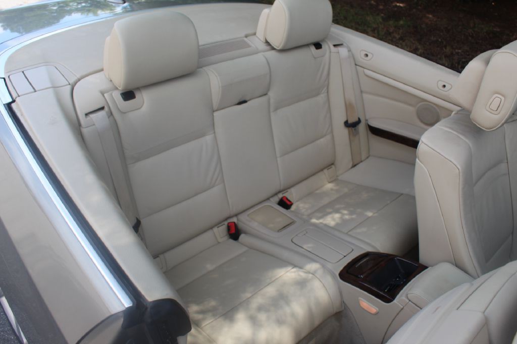 2011 BMW 3 Series Image 11