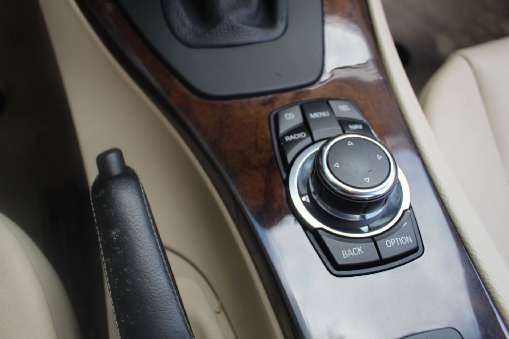 2011 BMW 3 Series Image 18