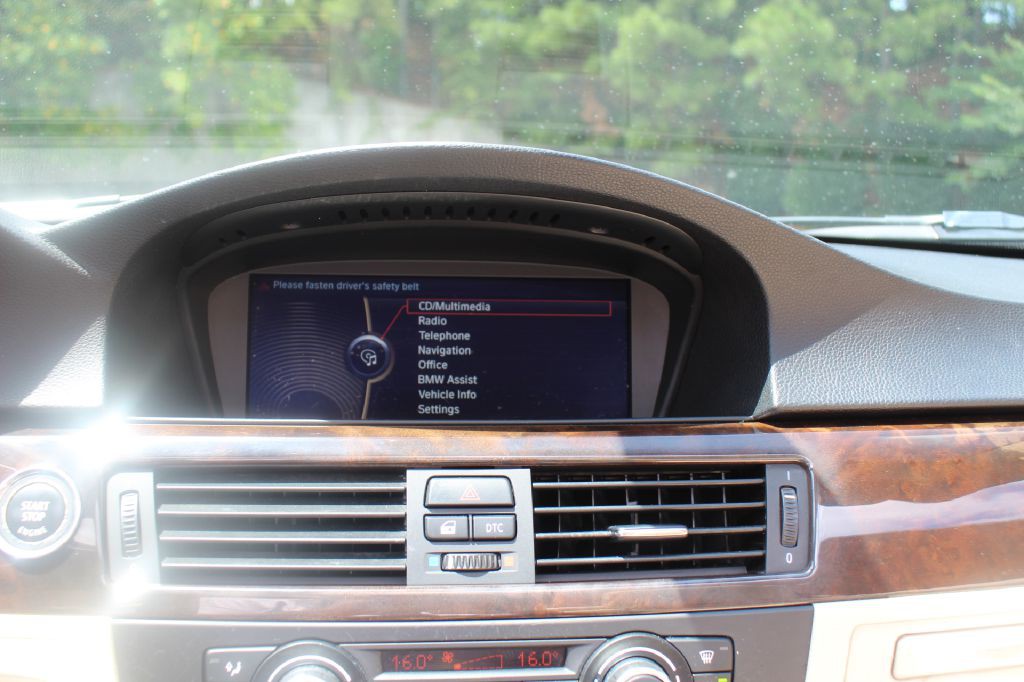 2011 BMW 3 Series Image 22