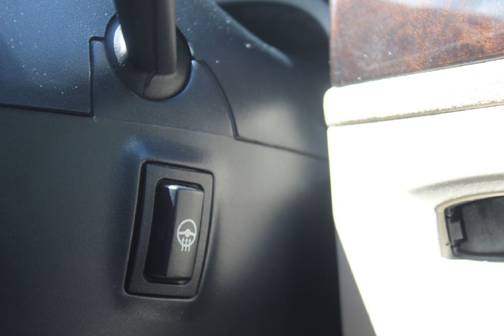 2011 BMW 3 Series Image 23