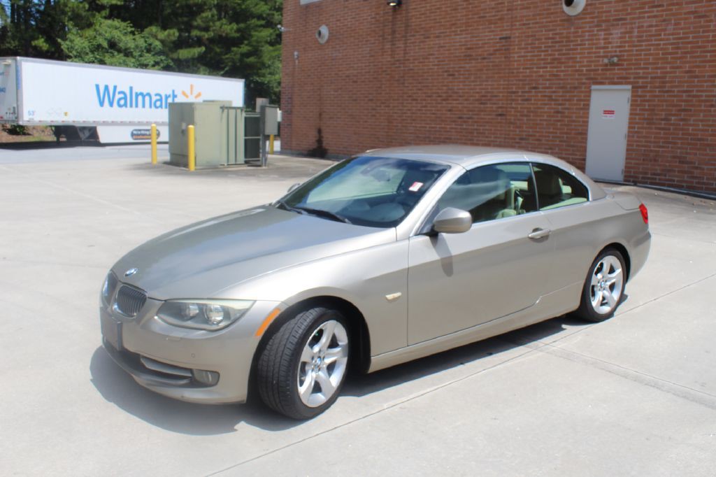 2011 BMW 3 Series Image 25