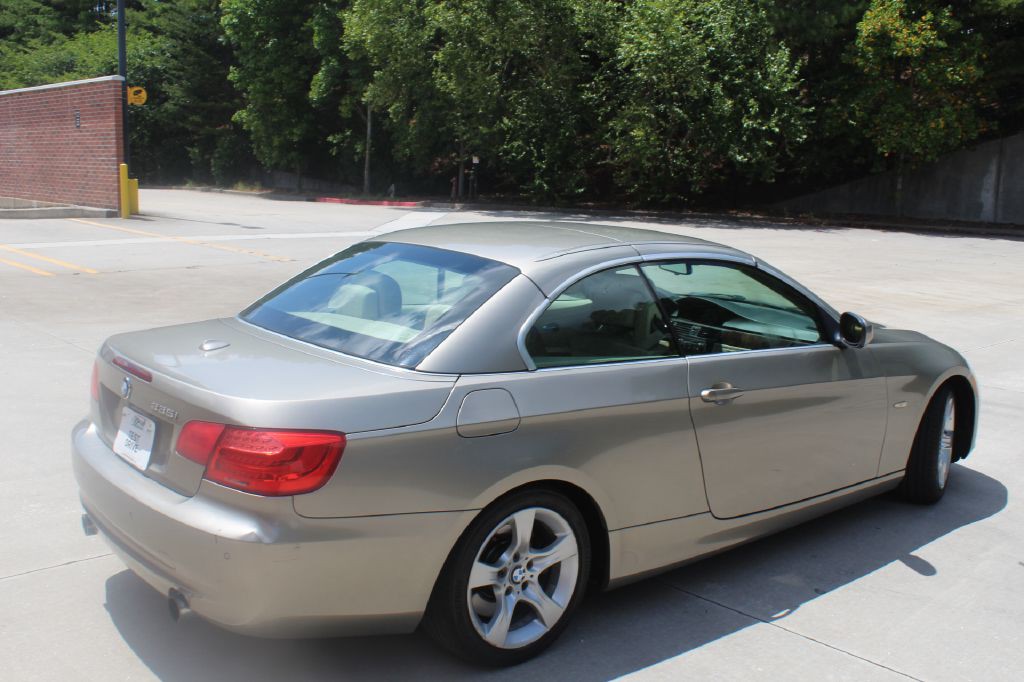 2011 BMW 3 Series Image 28