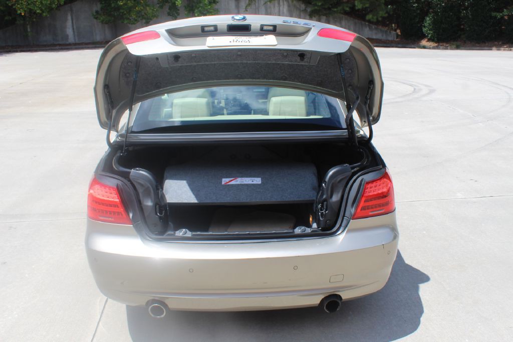 2011 BMW 3 Series Image 29