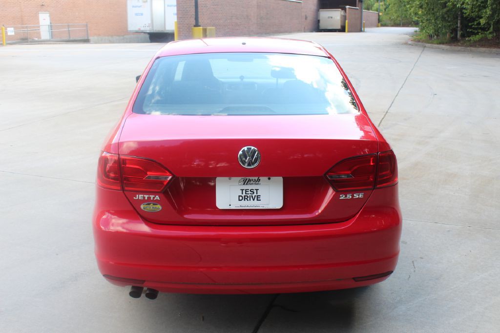 2011 Volkswagen Jetta Image 4