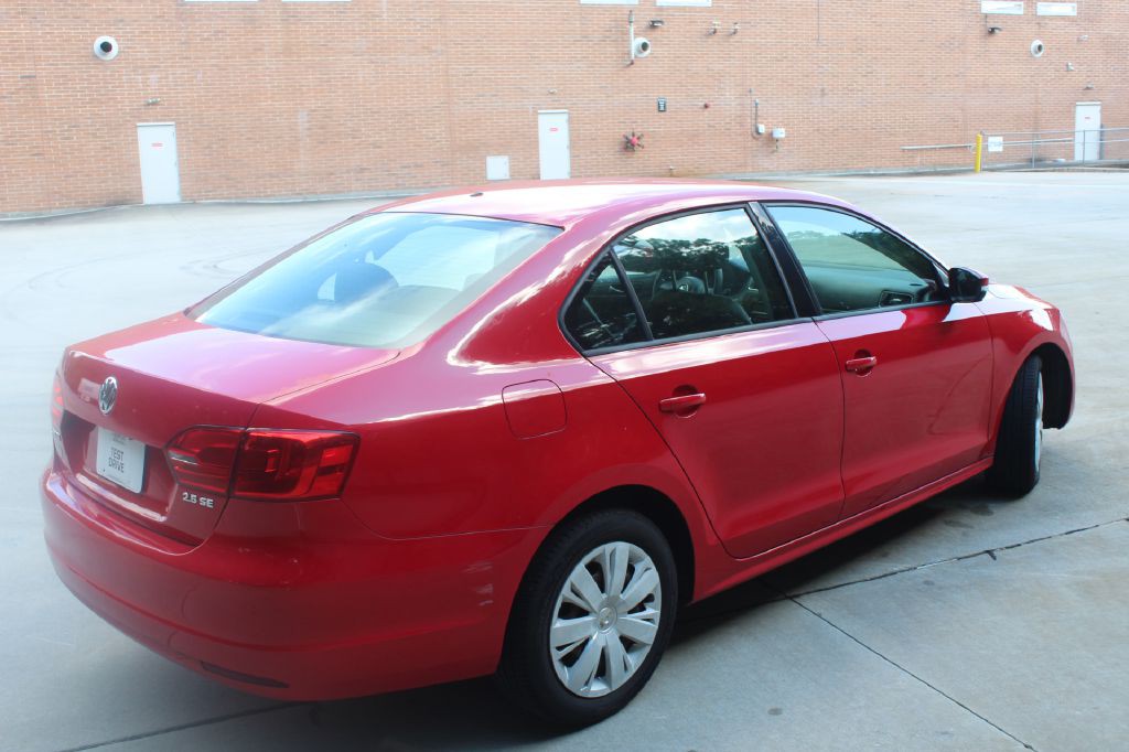 2011 Volkswagen Jetta Image 5