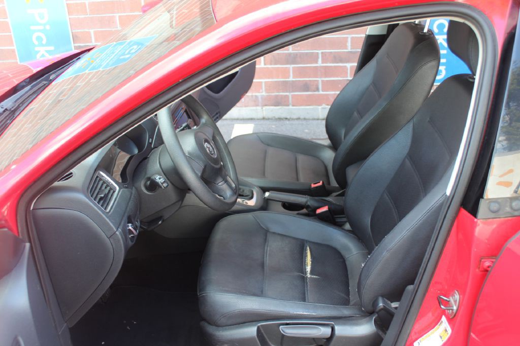 2011 Volkswagen Jetta Image 10