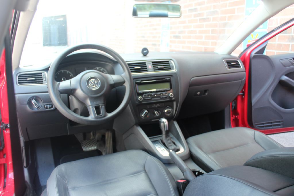 2011 Volkswagen Jetta Image 14
