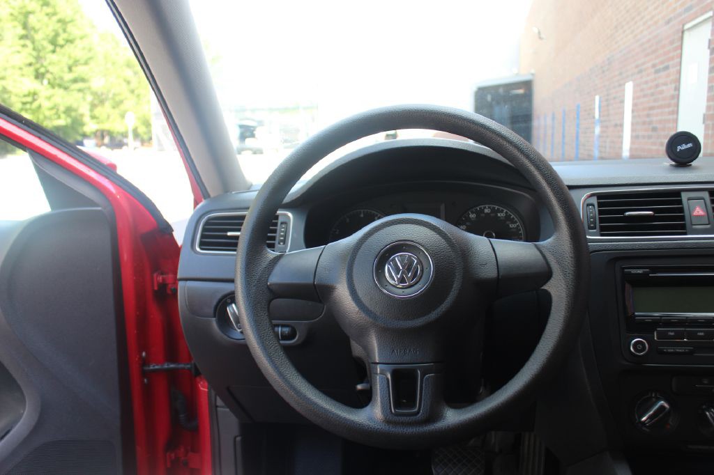 2011 Volkswagen Jetta Image 15