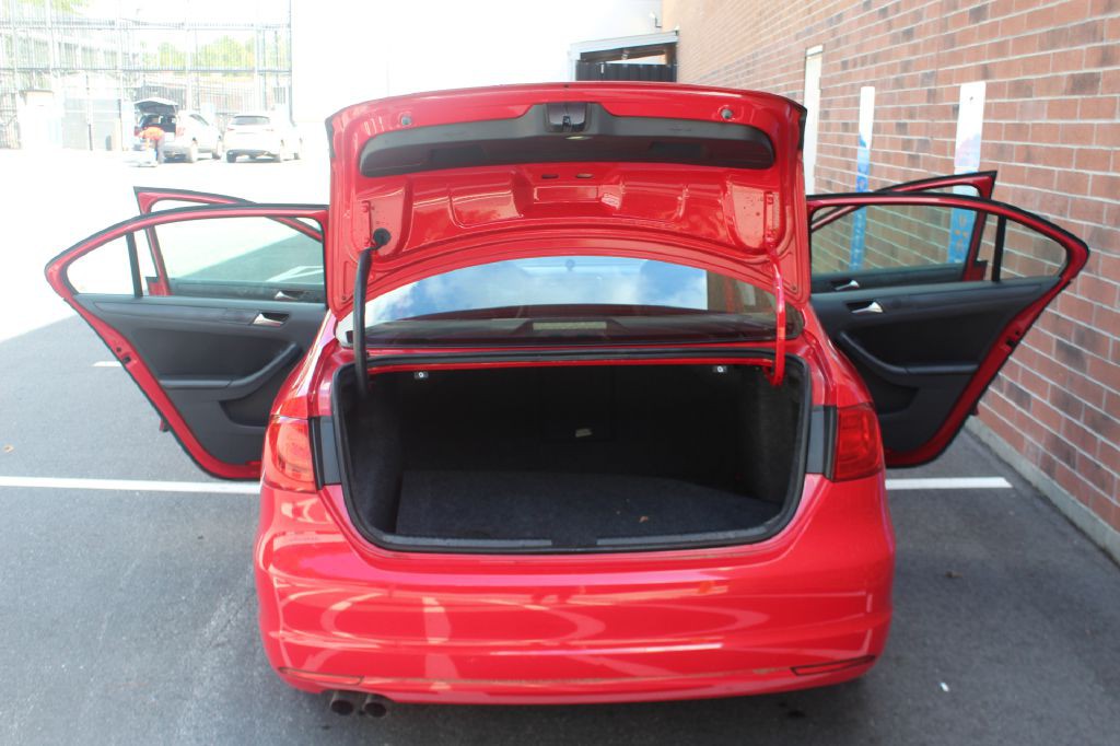 2011 Volkswagen Jetta Image 18