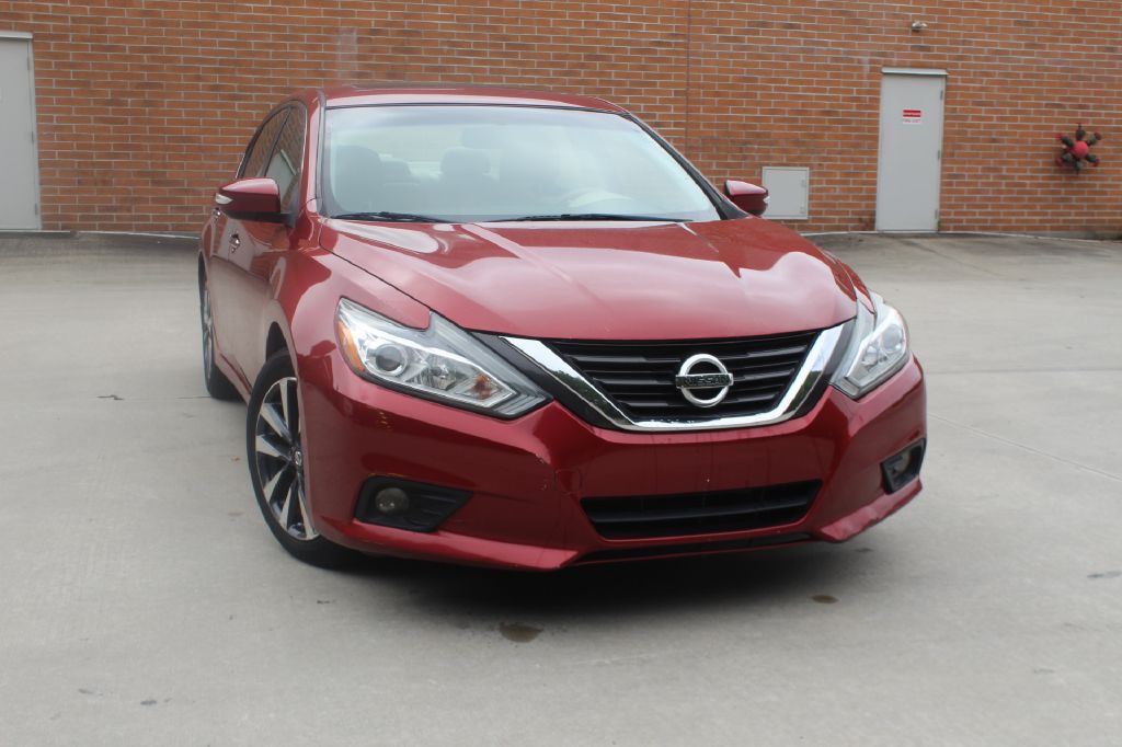 2016 Nissan Altima Image 1