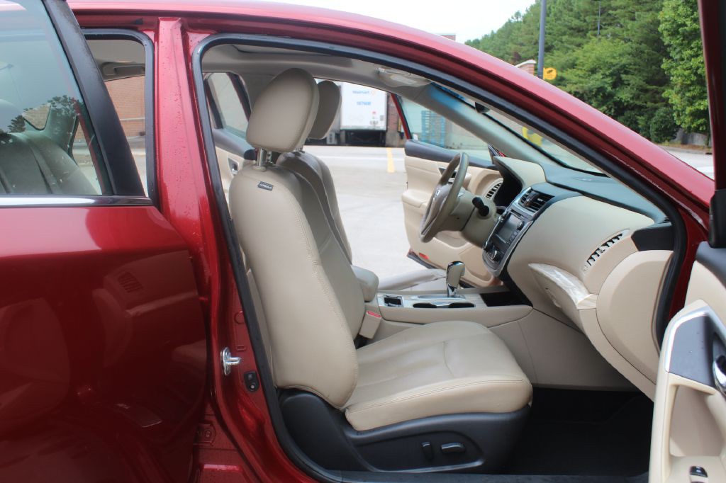 2016 Nissan Altima Image 7