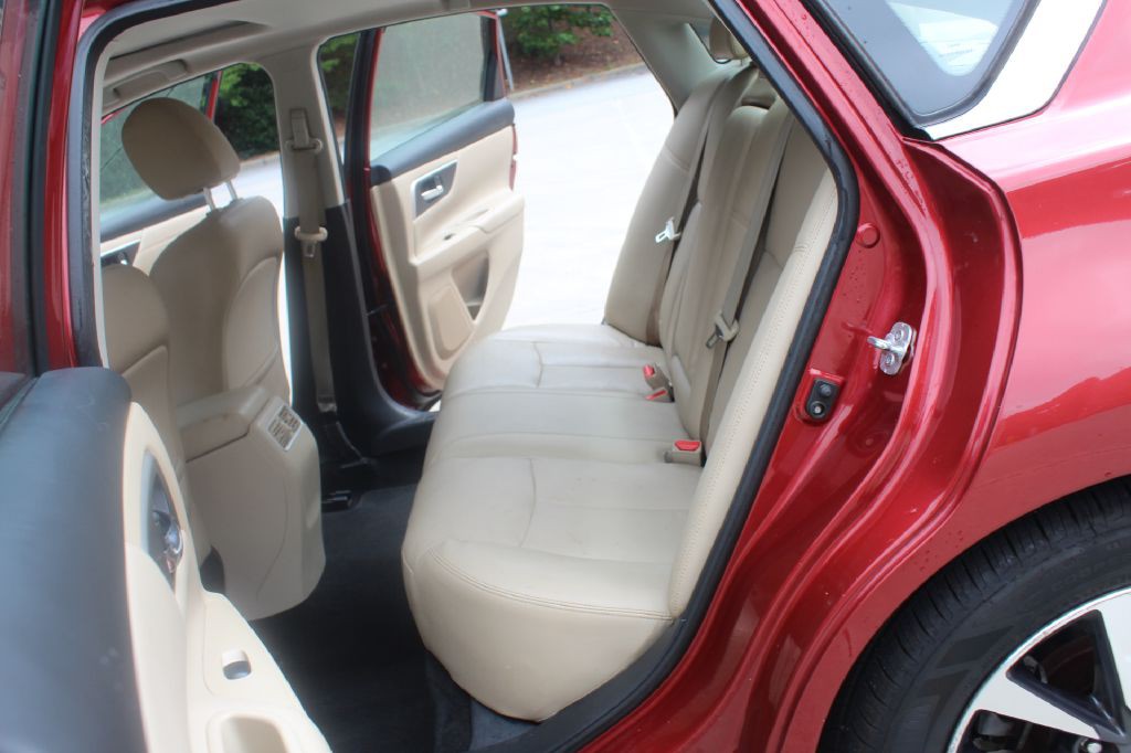 2016 Nissan Altima Image 9