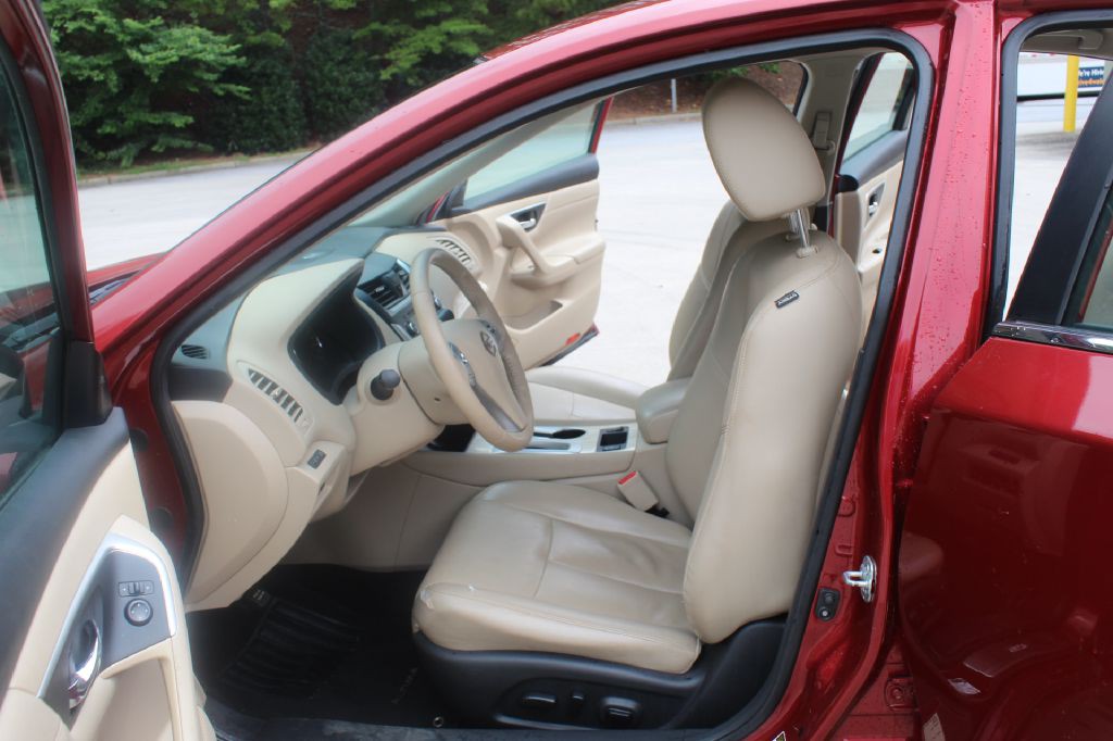 2016 Nissan Altima Image 10