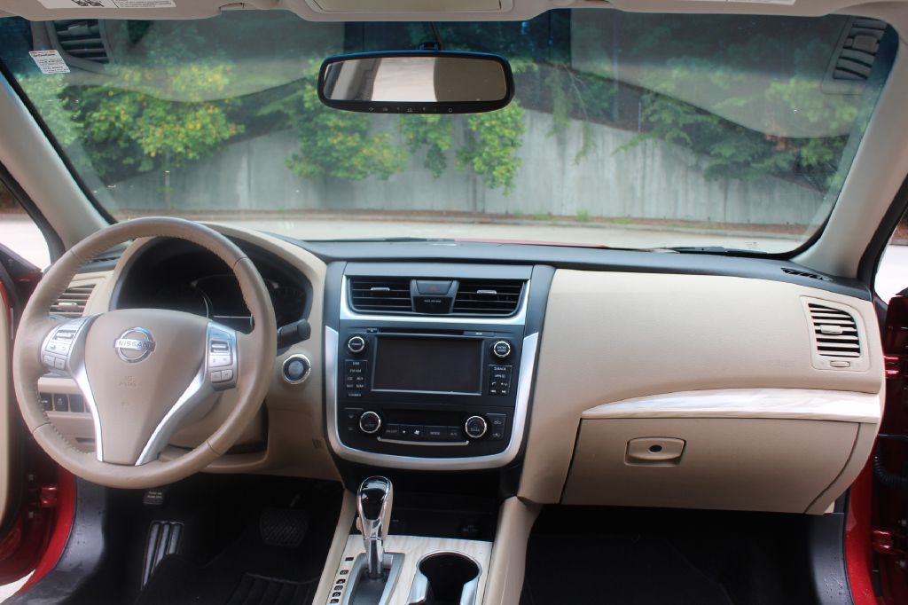 2016 Nissan Altima Image 14