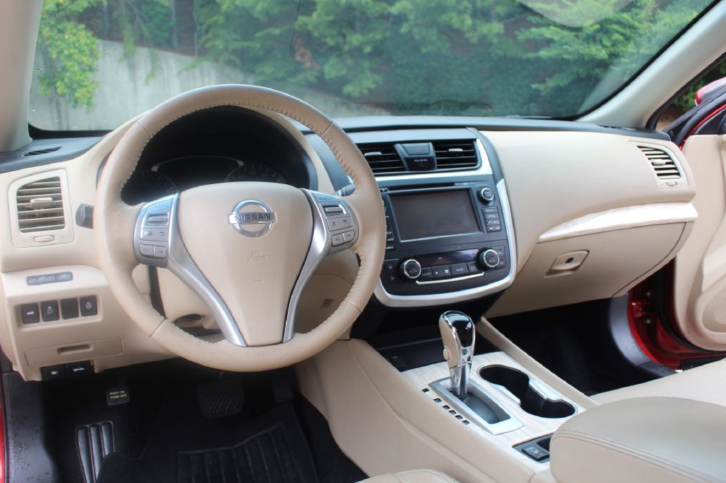 2016 Nissan Altima Image 15
