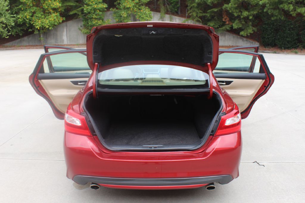 2016 Nissan Altima Image 22