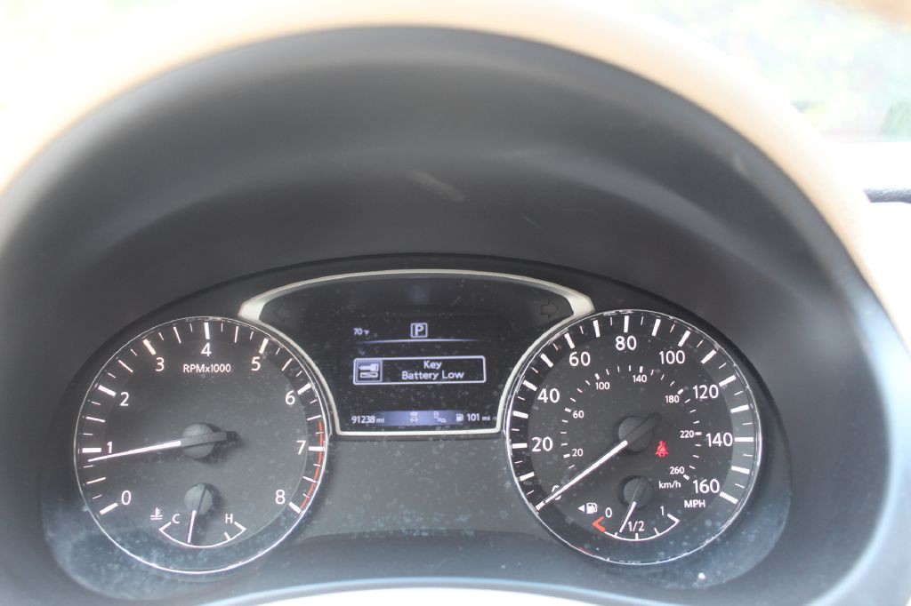2016 Nissan Altima Image 26