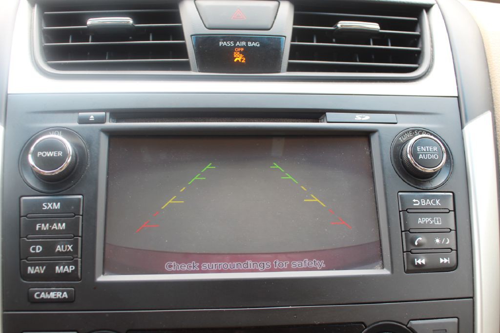 2016 Nissan Altima Image 28