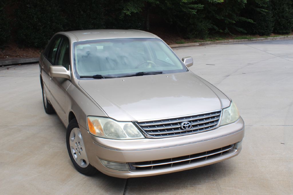 2004 Toyota Avalon Image 1