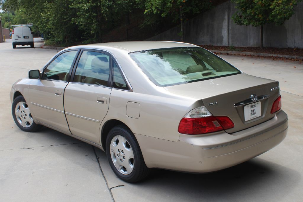 2004 Toyota Avalon Image 3