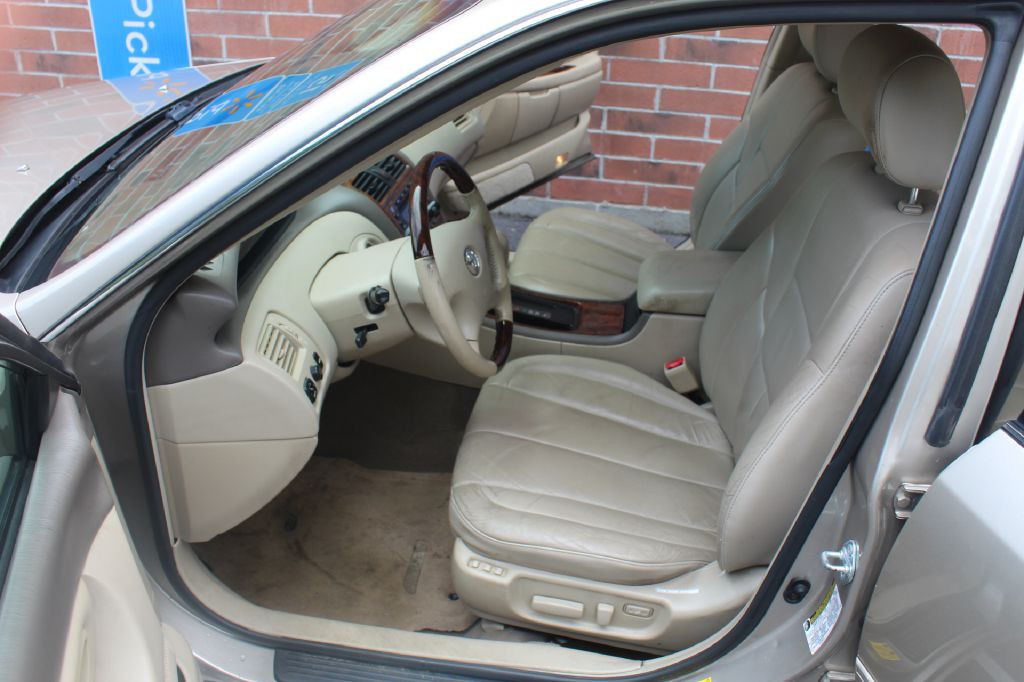 2004 Toyota Avalon Image 10
