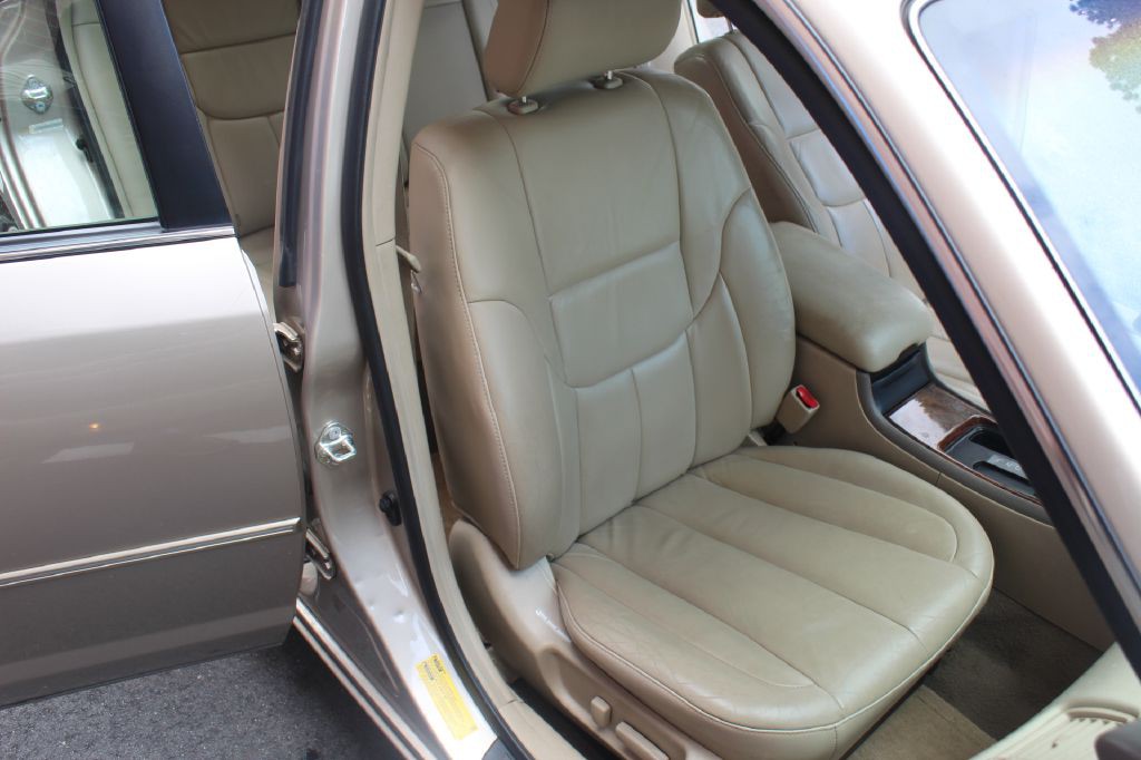 2004 Toyota Avalon Image 12