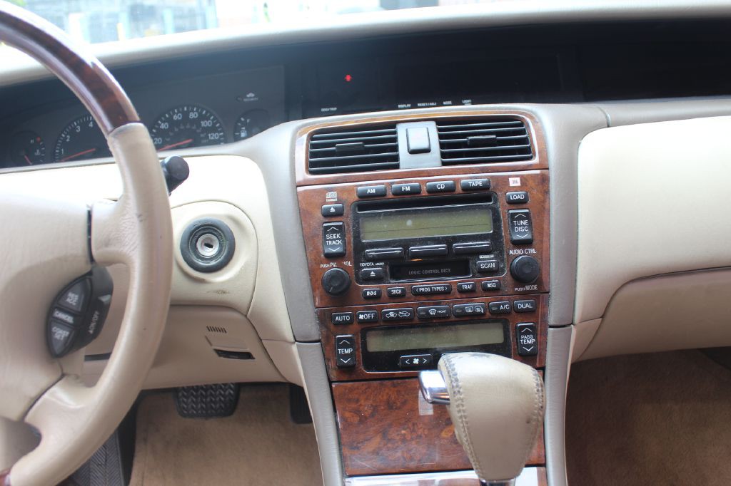 2004 Toyota Avalon Image 17