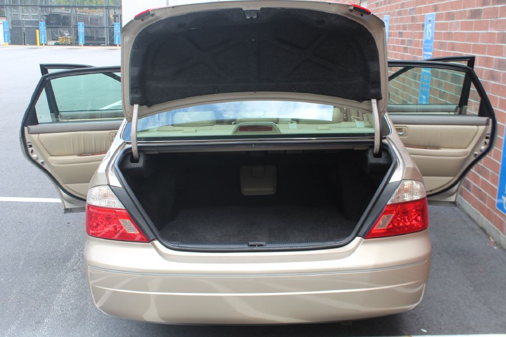 2004 Toyota Avalon Image 19