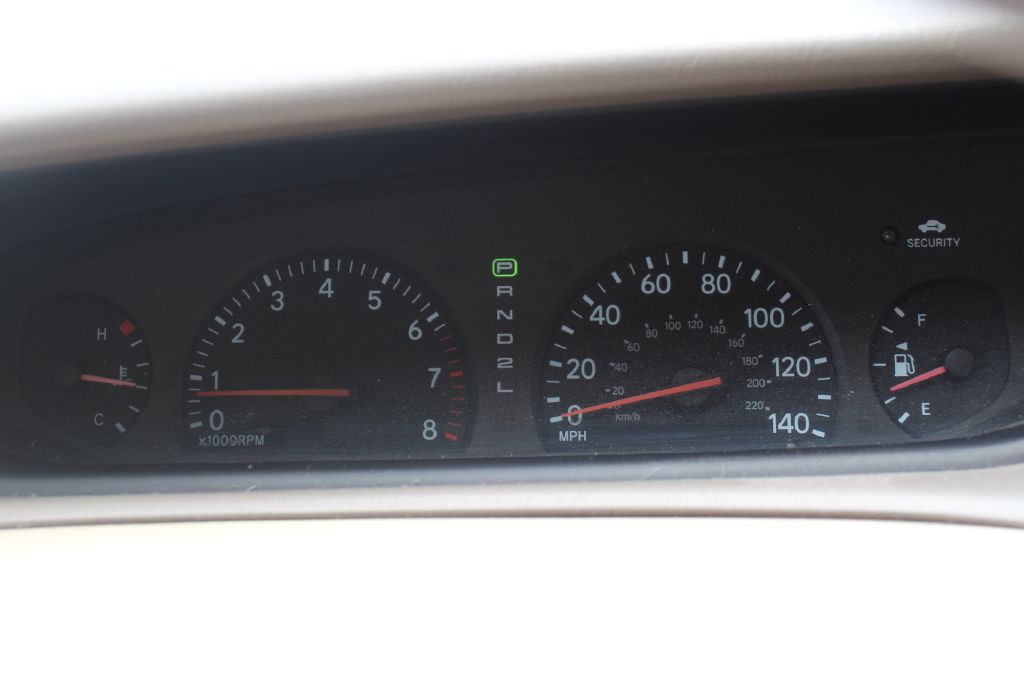 2004 Toyota Avalon Image 20
