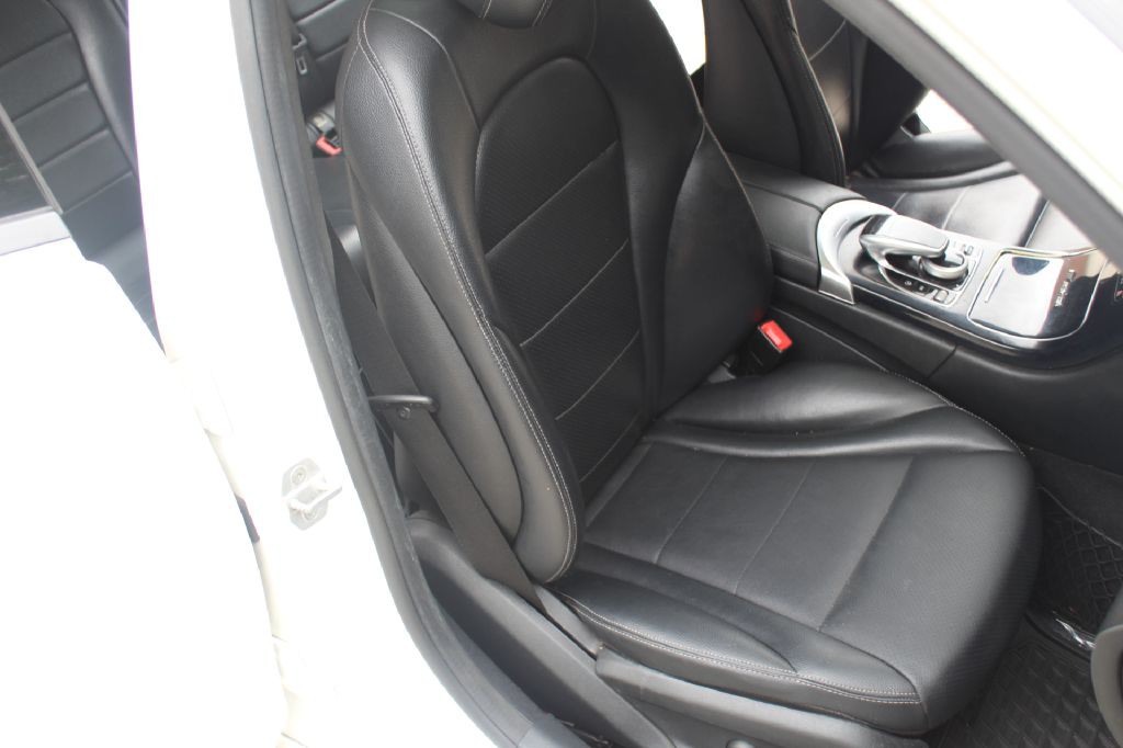 2015 Mercedes-Benz C-Class Image 12