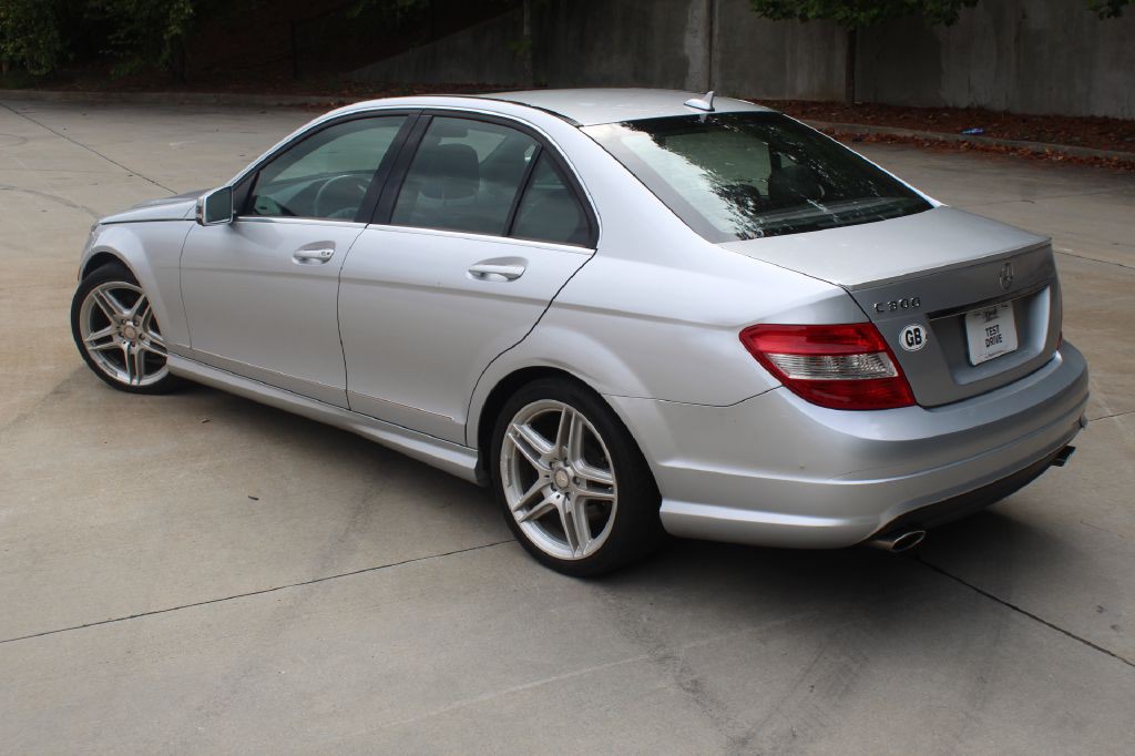 2011 Mercedes-Benz C-Class Image 3