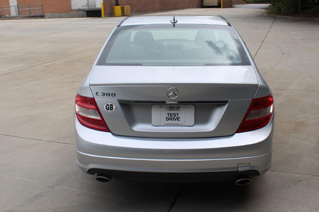 2011 Mercedes-Benz C-Class Image 4