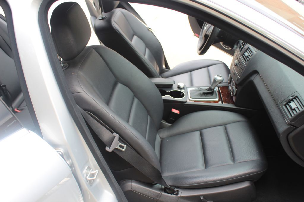 2011 Mercedes-Benz C-Class Image 7